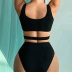 Damen Einteiler Badeanzug mit kreativen Cut-Out-Design und trendigem Rippmuster R&B