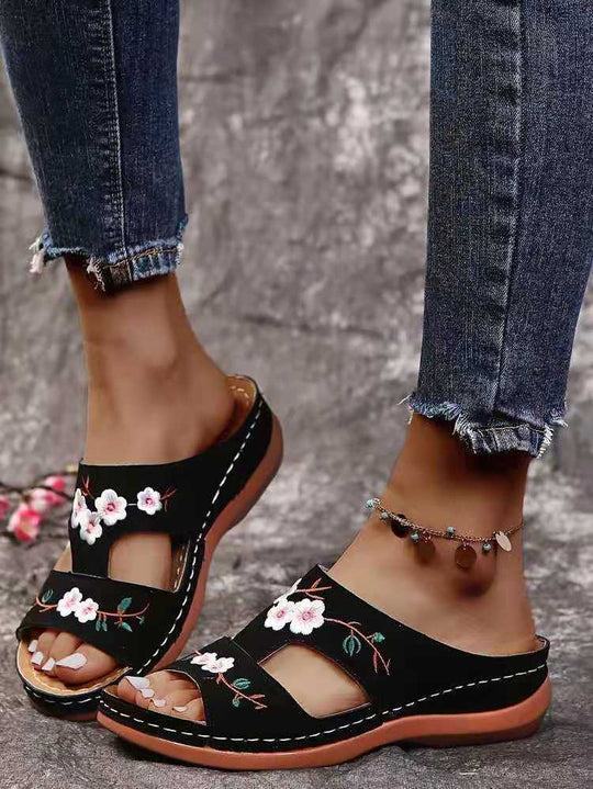 Damen Bequeme und elegante Pantoletten mit floralem Stickdesign R&B