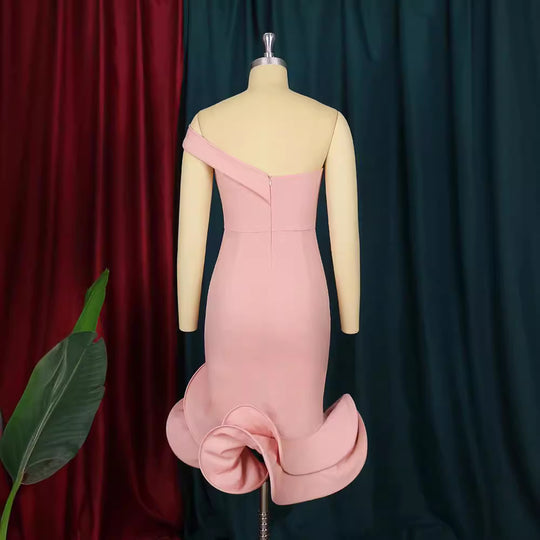 Damen figurbetontes Mermaid-Kleid mit schulterfreiem Design und wogendem Saum R&B