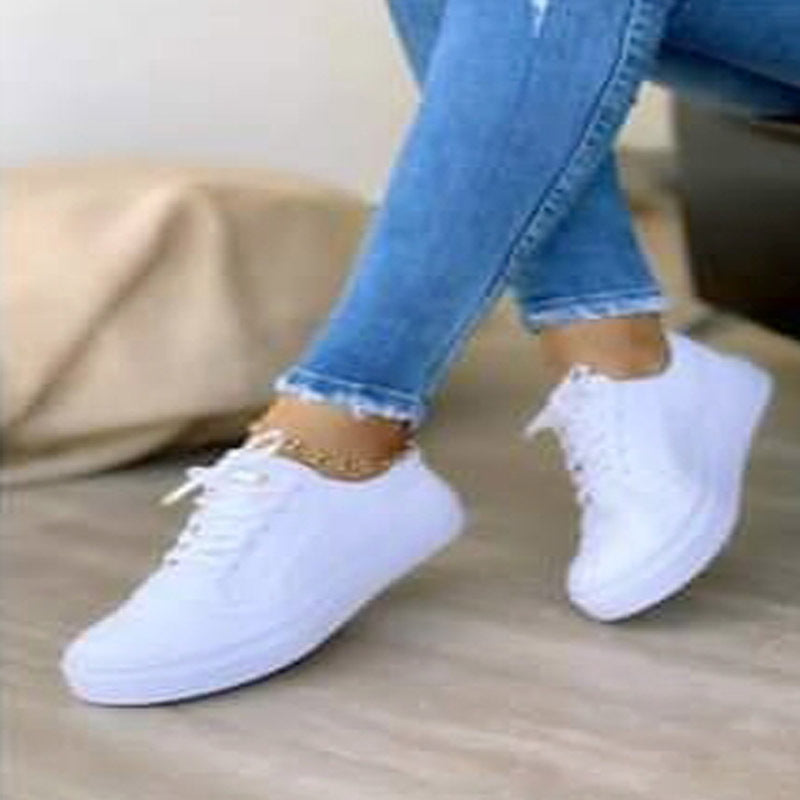 Damen Sneaker im eleganten Vintage-Look mit modischen Broguemustern R&B