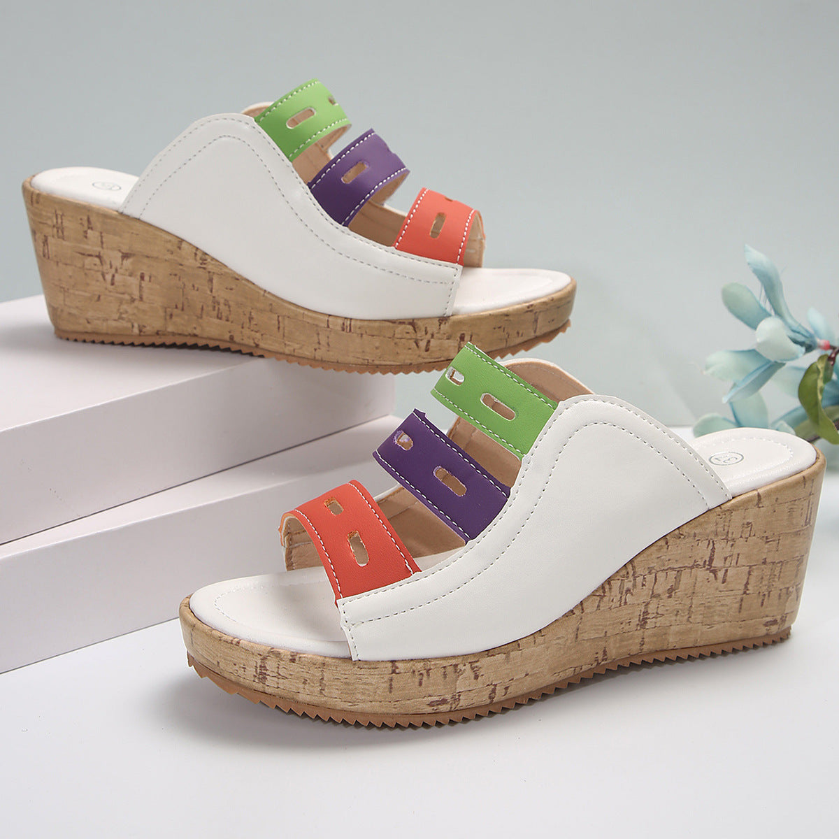 Damen Wedge-Sandaletten mit mehrfarbigen Riemen und komfortablem Korkfußbett R&B