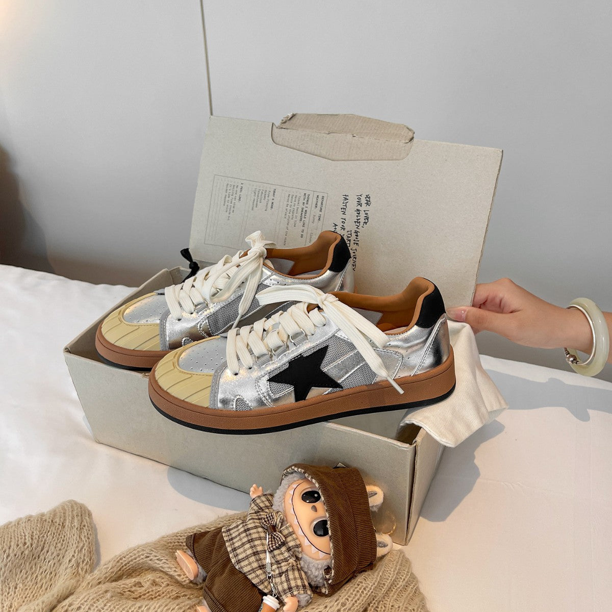 Damen modische Sneakers im Retro-Stil mit ergonomischer Dämpfung R&B