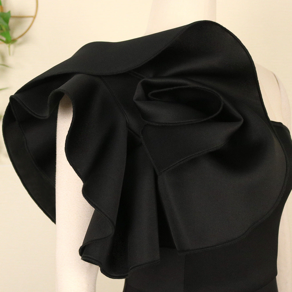 Damen Figurumspielendes Kleid mit asymmetrischem Oberteil und voluminösem Blütenakzent R&B