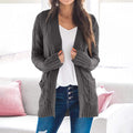 Damen Grobstrickjacke mit modernen Zopfmustern und praktischen Taschen