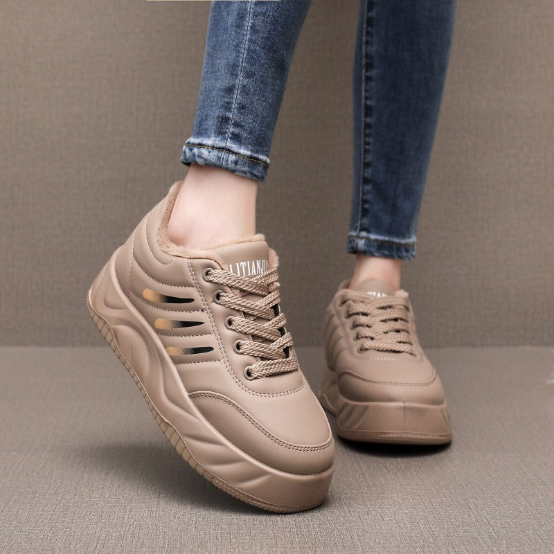 Damen sportliche Sneaker mit rutschfestem Profil und wärmendem Innenfutter