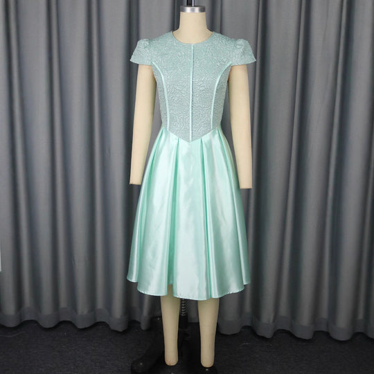 Damen A-Linien Kleid mit elegantem Spitzenoberteil und schimmerndem Rock R&B