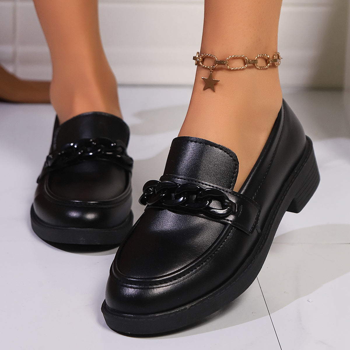 Damen nan Lack-Loafer mit auffälligem Kettendetail und gepolsterter Plateau-Laufsohle R&B