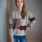 Damen Strickjacke mit modernen Streifenmustern und Knopfverschluss R&B