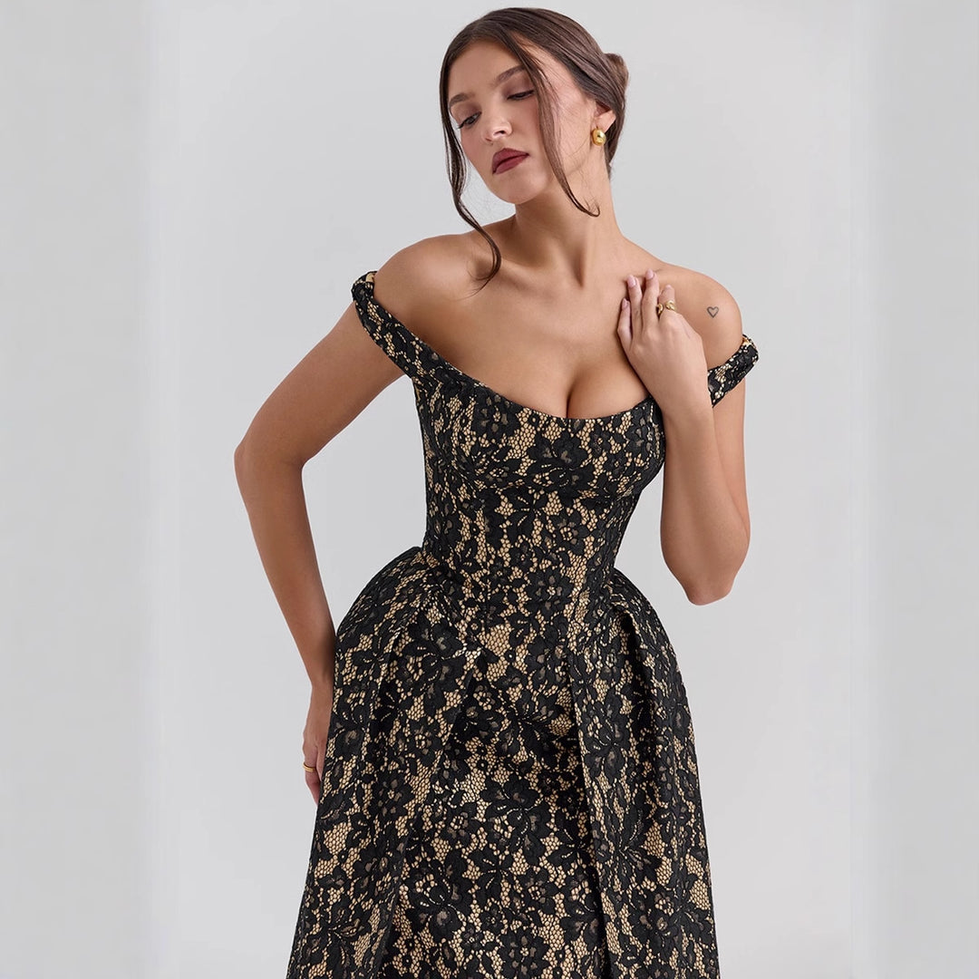 Damen Abendkleid mit raffinierten Spitzenapplikationen und elegantem Schnitt R&B