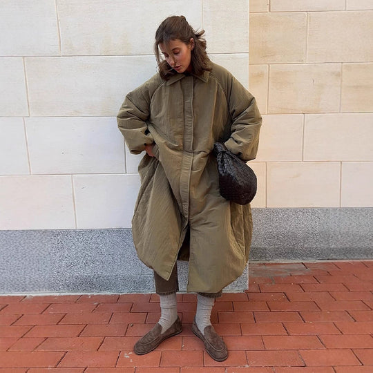 Damen Oversized Steppjacke mit elegantem Schnitt und praktischen Taschen R&B