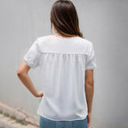 Damen Bluse mit zarten Spitzenakzenten und Knopfdetails R&B