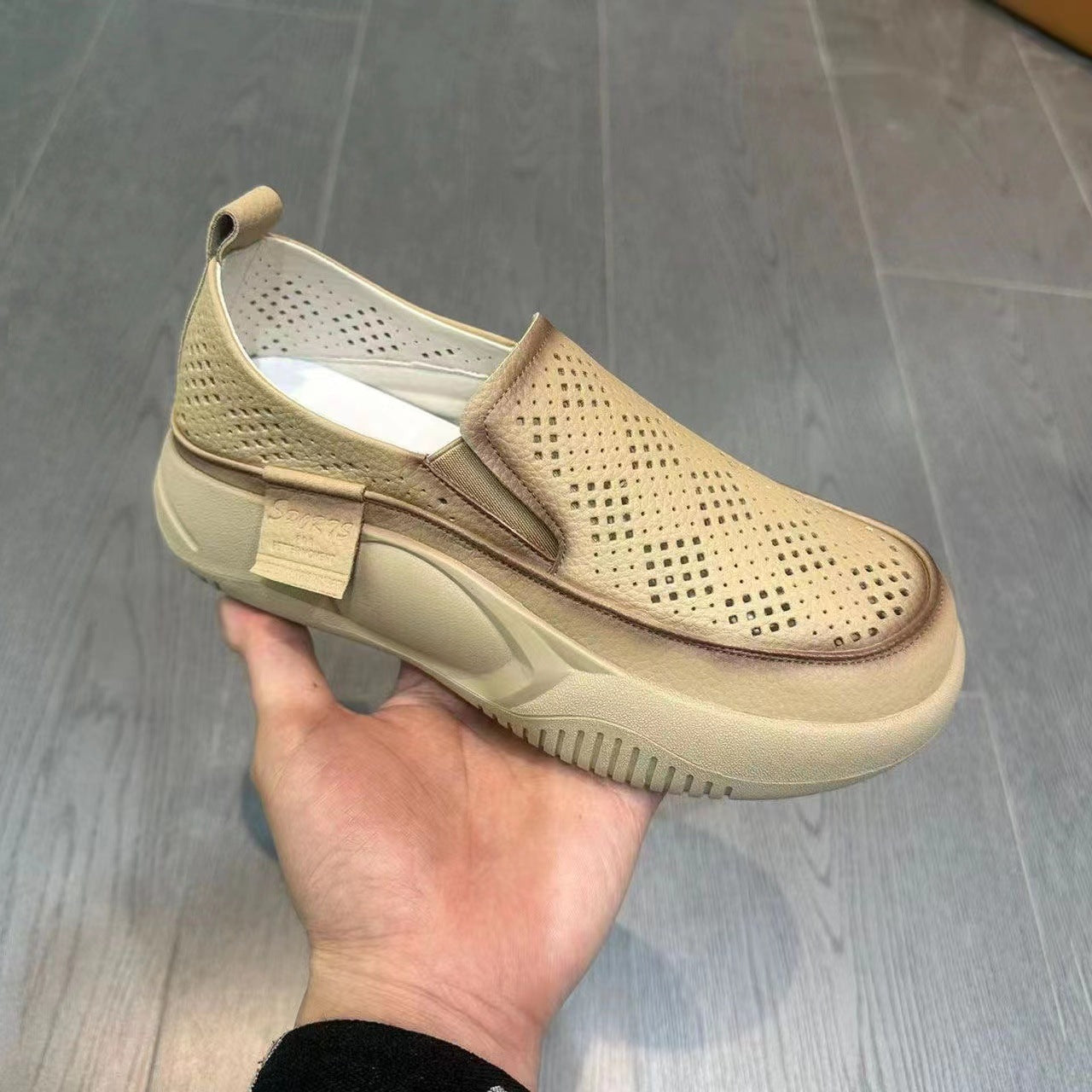 Damen Atmungsaktive Slip-On Sneakers mit modischem Lochdesign