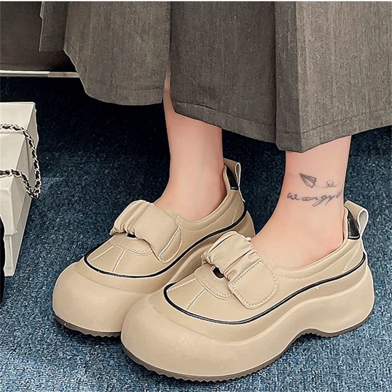 Damen Komfortable Slip-On Sneakers mit modischem Design und stabiler Sohle