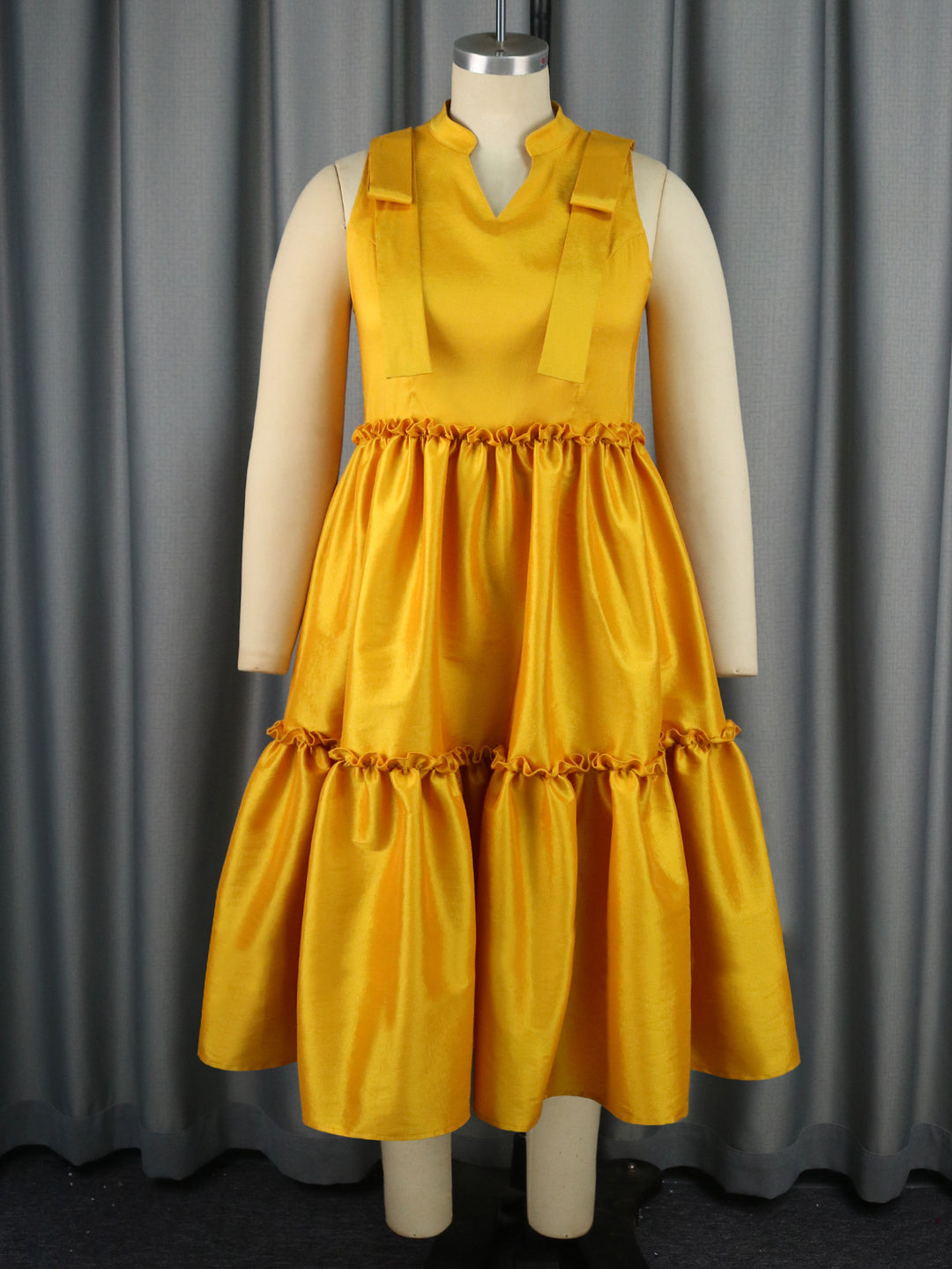 Damen Elegantes Maxikleid mit voluminösem Rock R&B