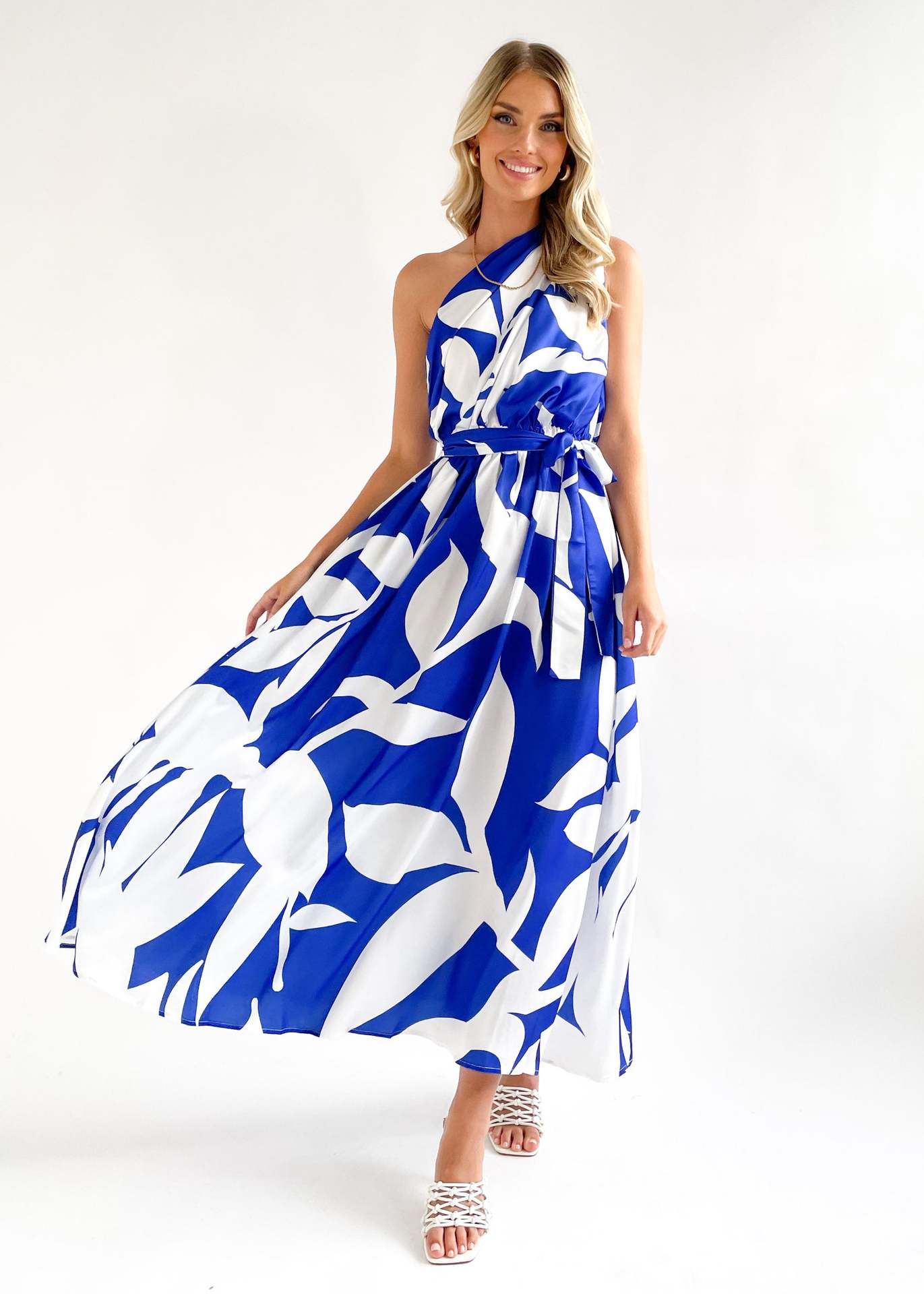 Damen Maxikleid mit asymmetrischem Ausschnitt und elegantem Bindegürtel R&B