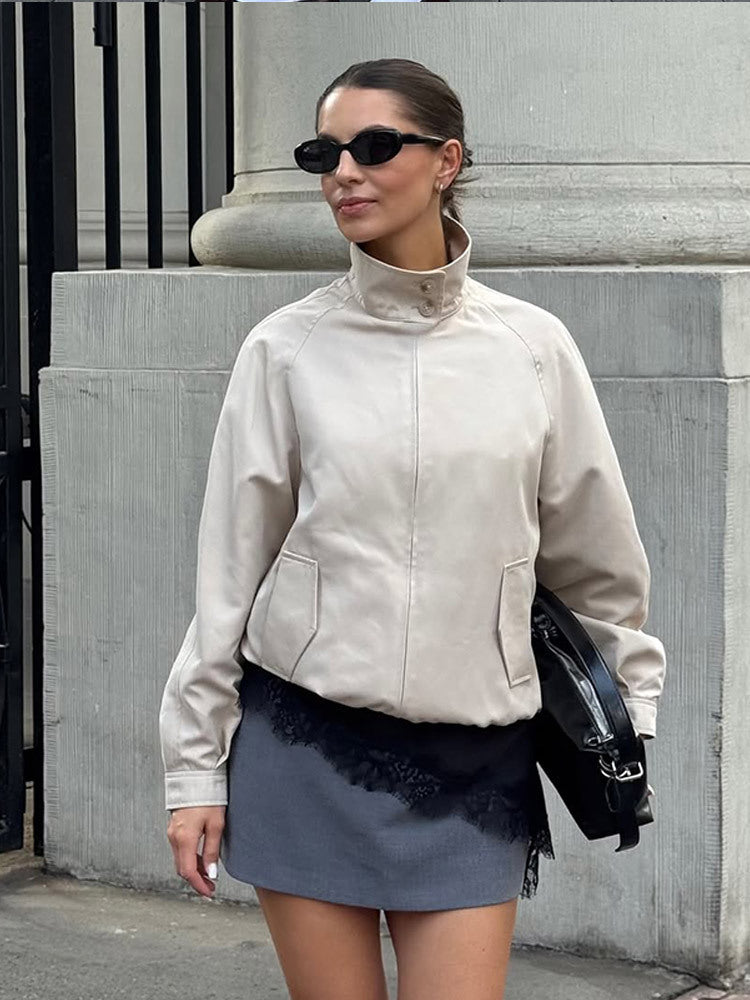 Damen Kunstlederjacke mit hohem Kragen und dekorativen Druckknöpfen R&B