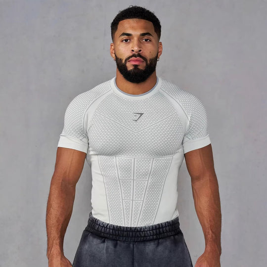 Herren nan muskelmodellierendes Funktionsshirt mit 3D-Struktur und gezielten Kompressionszonen R&B