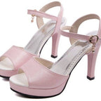 Damen Plateau-Sandalen mit eleganter Rollenschnalle R&B
