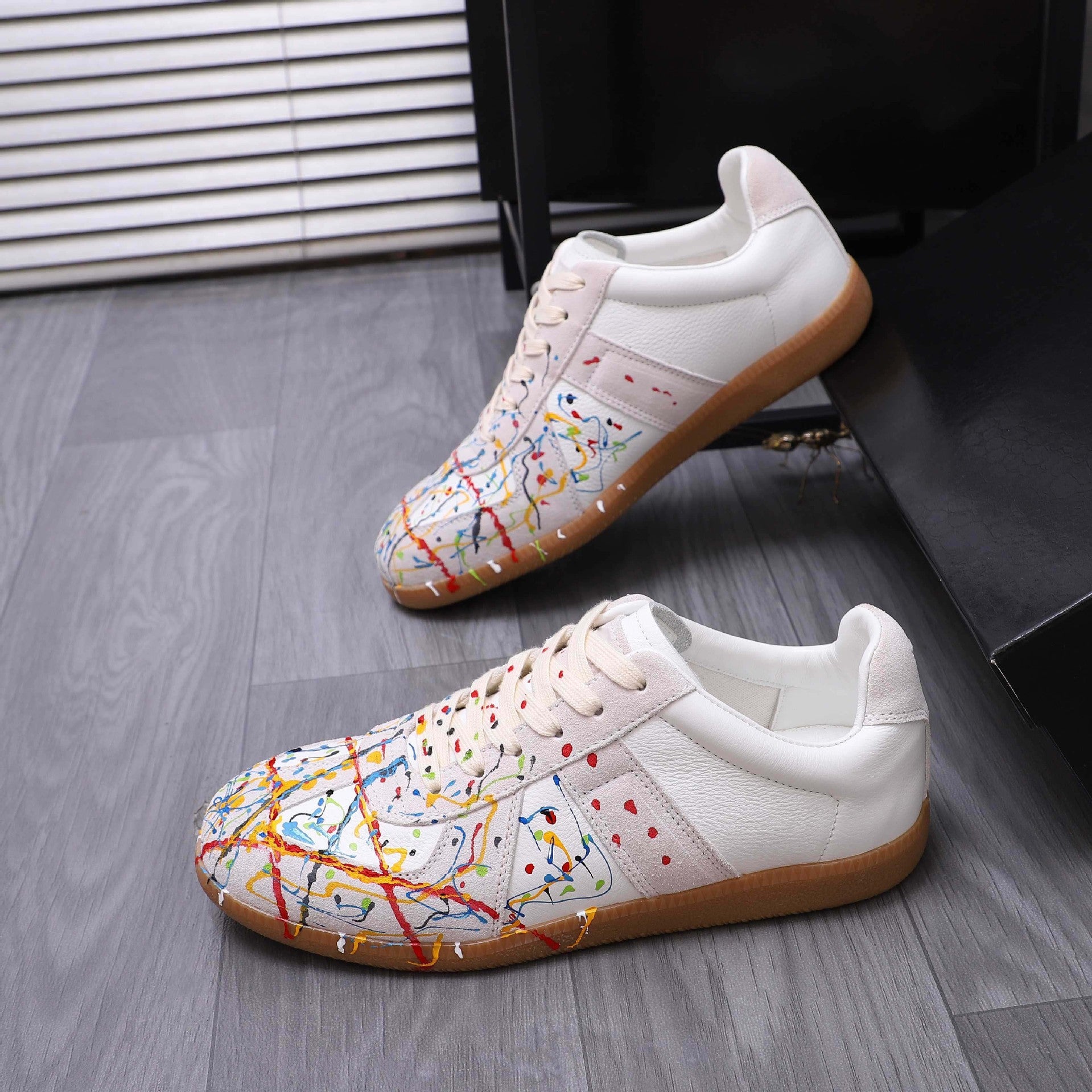 Damen Designer Sneakers mit künstlerischem Spritzmuster R&B