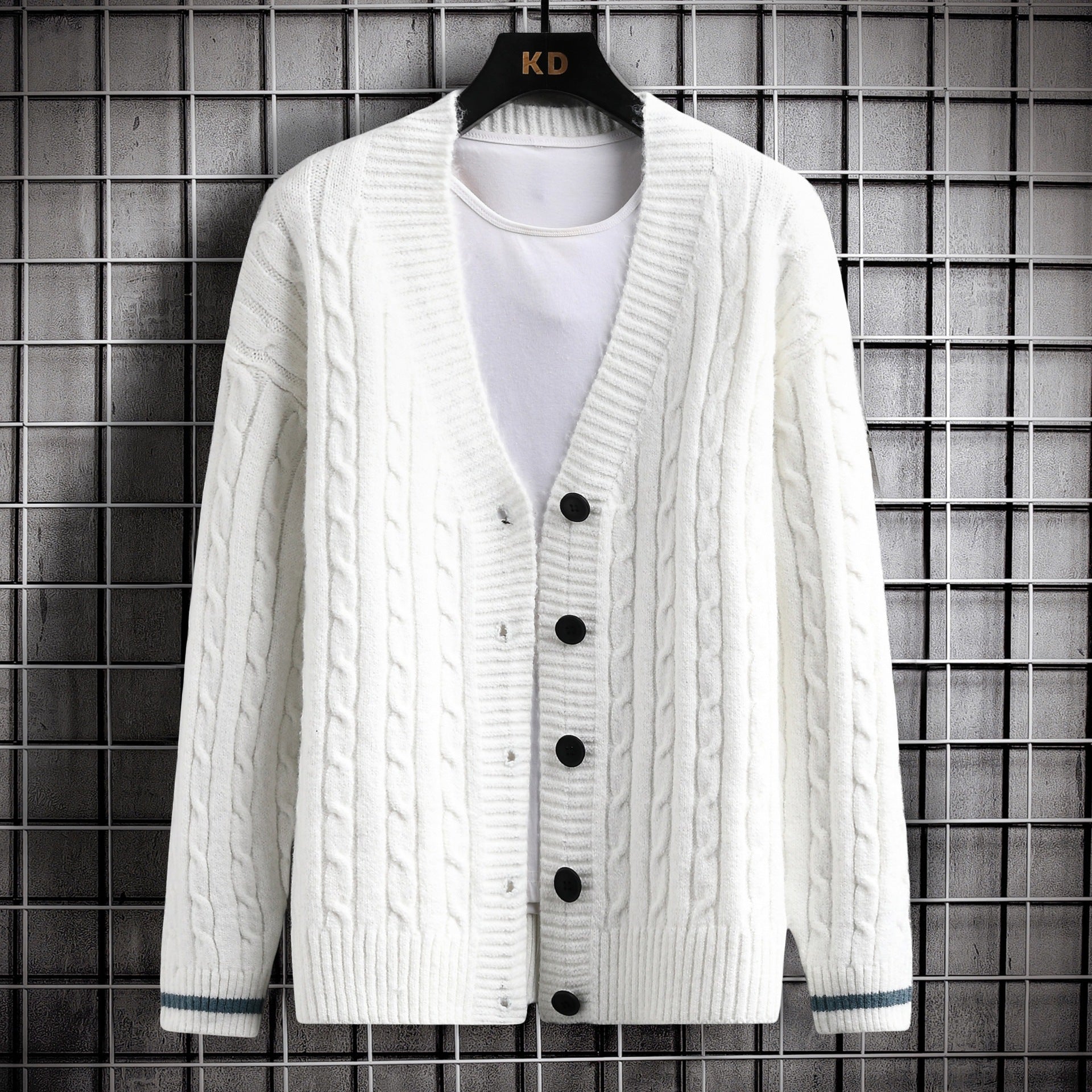 Damen Strickjacke mit Zopfmuster und Knopfdetails R&B
