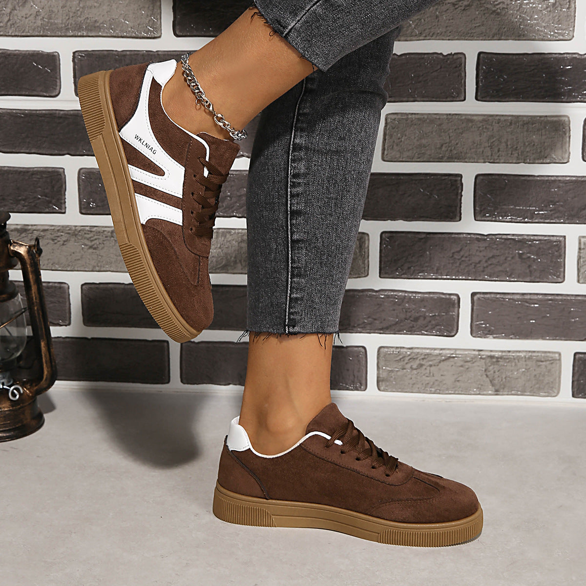 Damen Suede Sneakers im sportlich-modernen Design mit rutschfester Sohle R&B