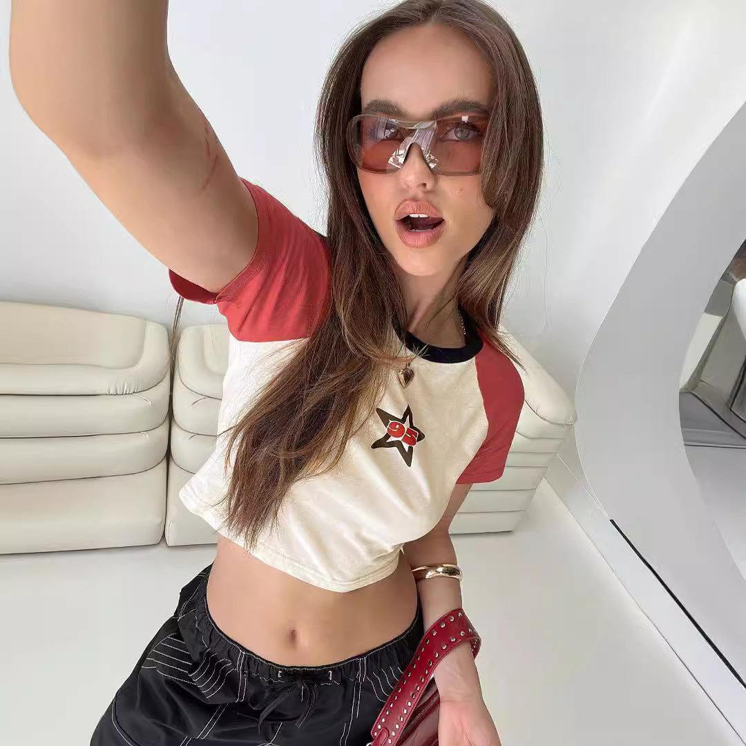 Damen Cropped-T-Shirt mit kreativem Design und modischem Detail R&B