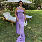 Damen Elegantes Tailliertes Abendkleid mit asymmetrischem Ausschnitt und fließendem Chiffon