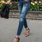 Damen schmal geschnittene Jeans mit modischem Rippdesign und ausgefranstem Saum