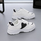 Damen Sportliche Sneakers mit glitzerndem Herz-Detail R&B