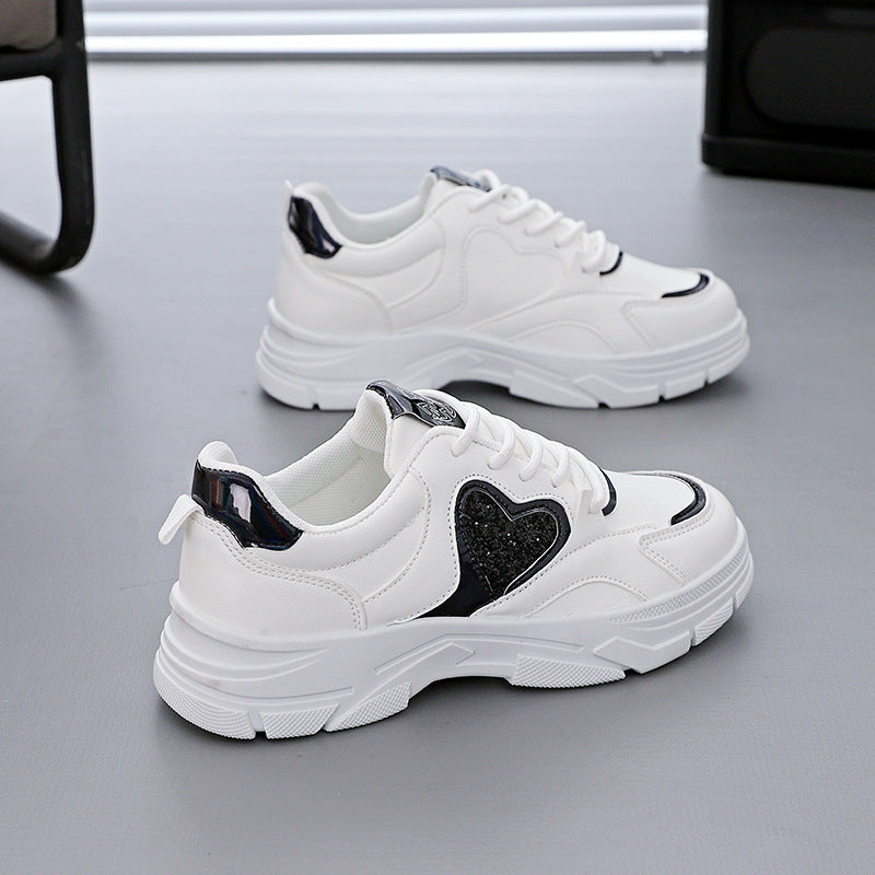 Damen Sportliche Sneakers mit glitzerndem Herz-Detail R&B