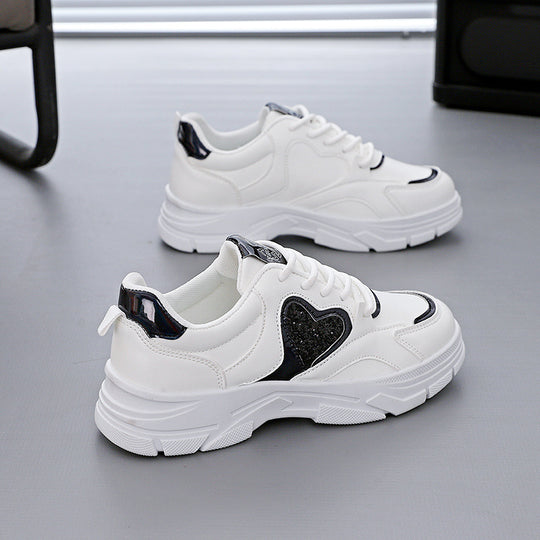 Damen Sportliche Sneakers mit glitzerndem Herz-Detail R&B