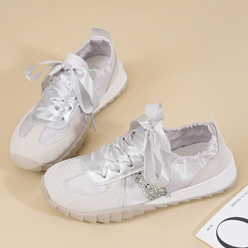 Damen Sneakers mit glänzenden Schnürsenkeln und atmungsaktivem Mesh-Obermaterial R&B