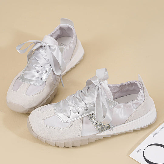 Damen Sneakers mit glänzenden Schnürsenkeln und atmungsaktivem Mesh-Obermaterial R&B