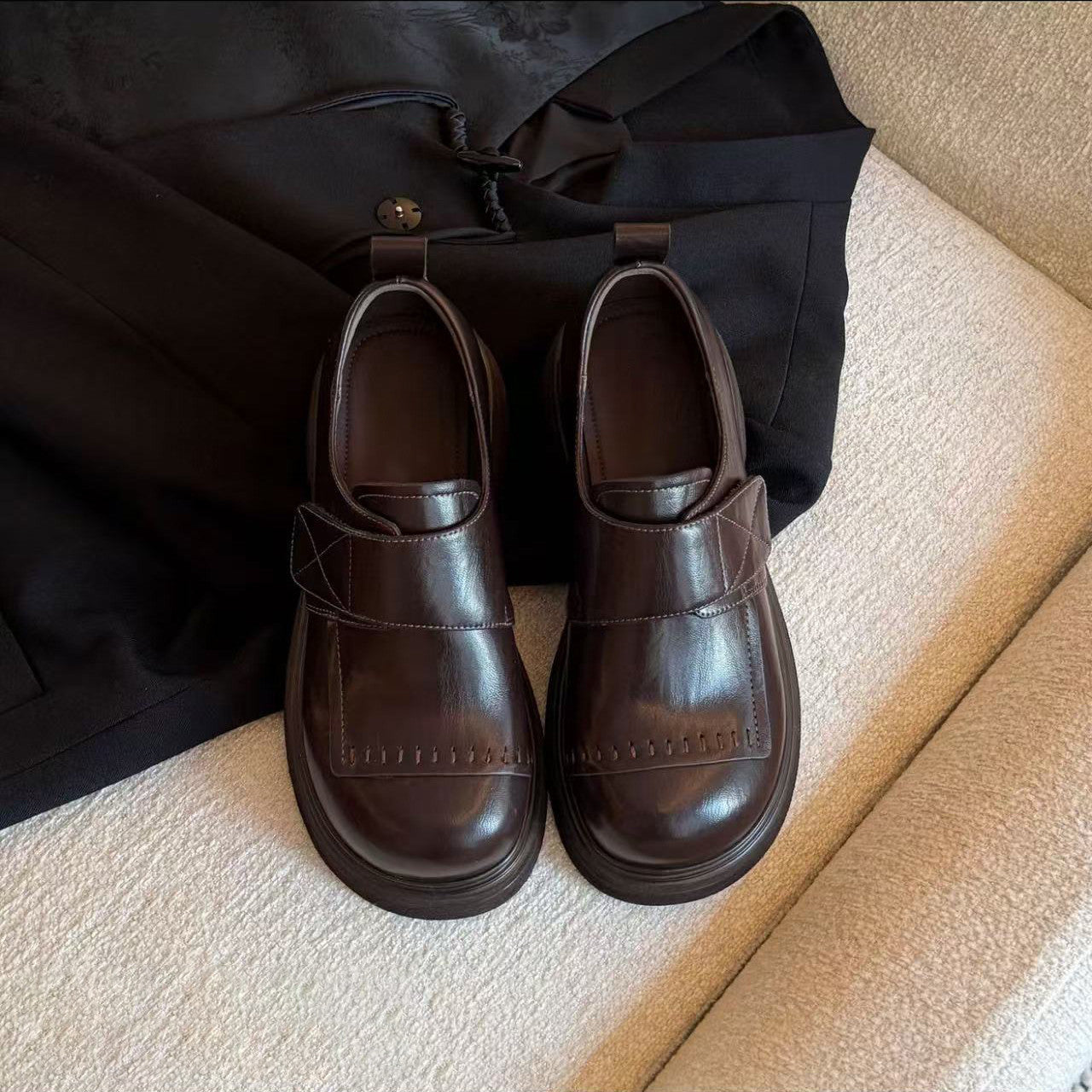 Damen Mokassins mit modischem Riemen und komfortabler Sohle R&B