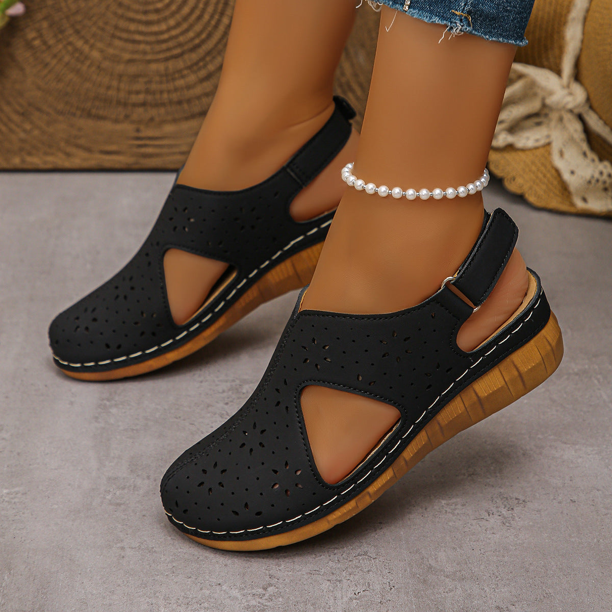 Damen Komfortable Clogs mit modischen Ausschnitten R&B