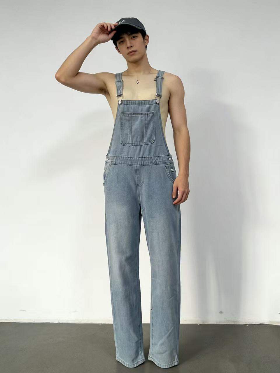 Herren Latzhose Jeans mit weitem Schnitt