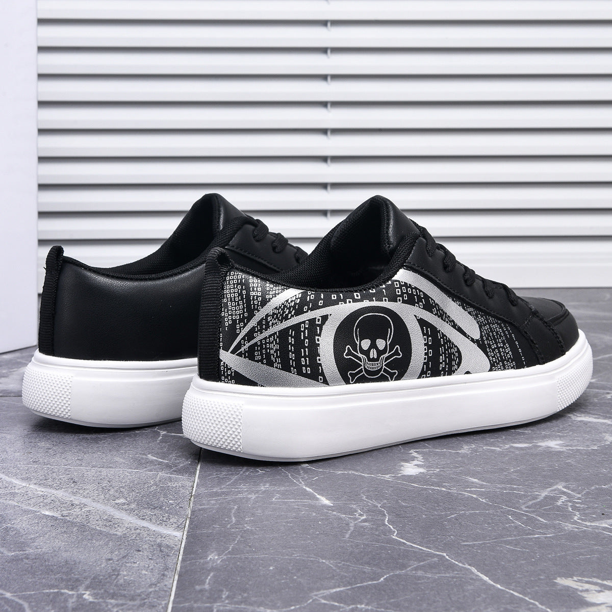 Damen Sneakers mit coolem Skull-Design und gepolsterter Sohle