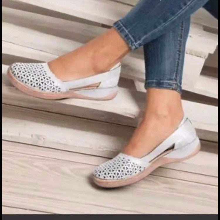 Damen luftige Clogs mit modischen Cut-Outs R&B