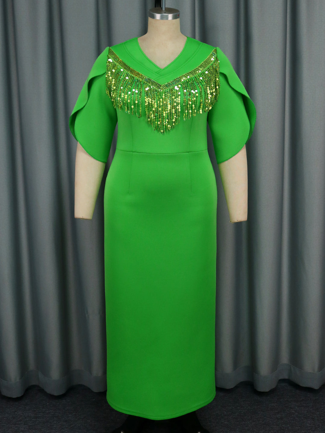 Damen Glamouröses Maxikleid mit funkelndem Fransenkragen R&B