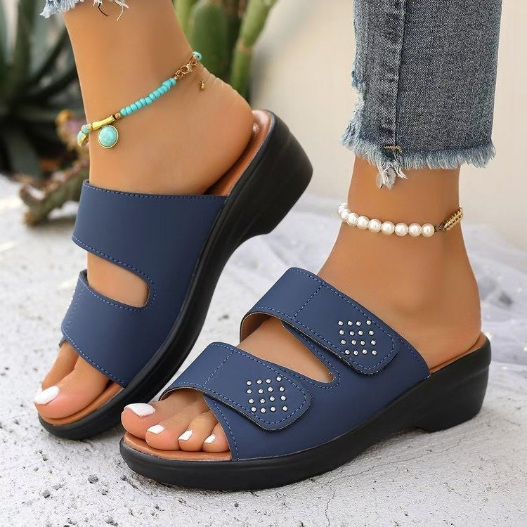 Damen Komfortable Sandalen mit verstellbaren Riemen und eleganten Nieten R&B