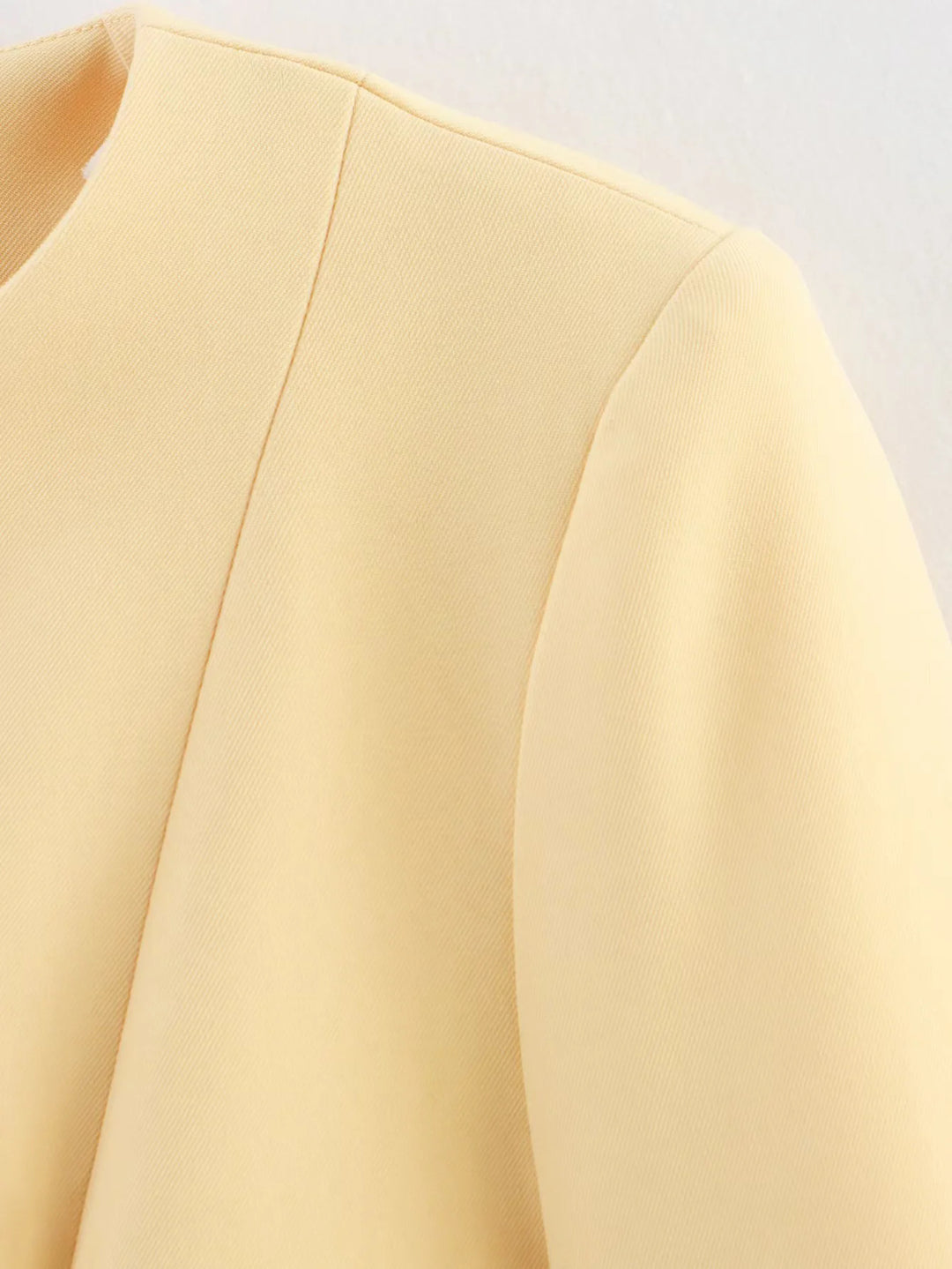 Damen Elegante Blazerjacke mit feinen Knopfdetails und praktischen Taschen R&B