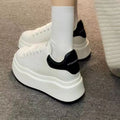 Damen Plateau-Sneaker mit stilisierter Silhouette und gepolsterter Sohle R&B