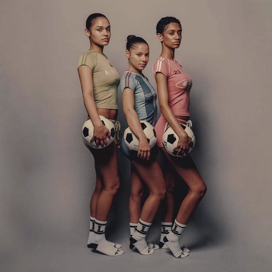 Damen Sport-Set mit figurbetonter Shorts und kurzärmeliger Oberteil R&B