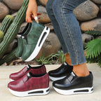 Damen Modische Slip-On Sneakers mit schickem Krokodesign und dämpfendem Fußbett R&B