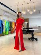 Damen Elegantes Abendkleid mit schulterfreiem Design und hohem Schlitz R&B