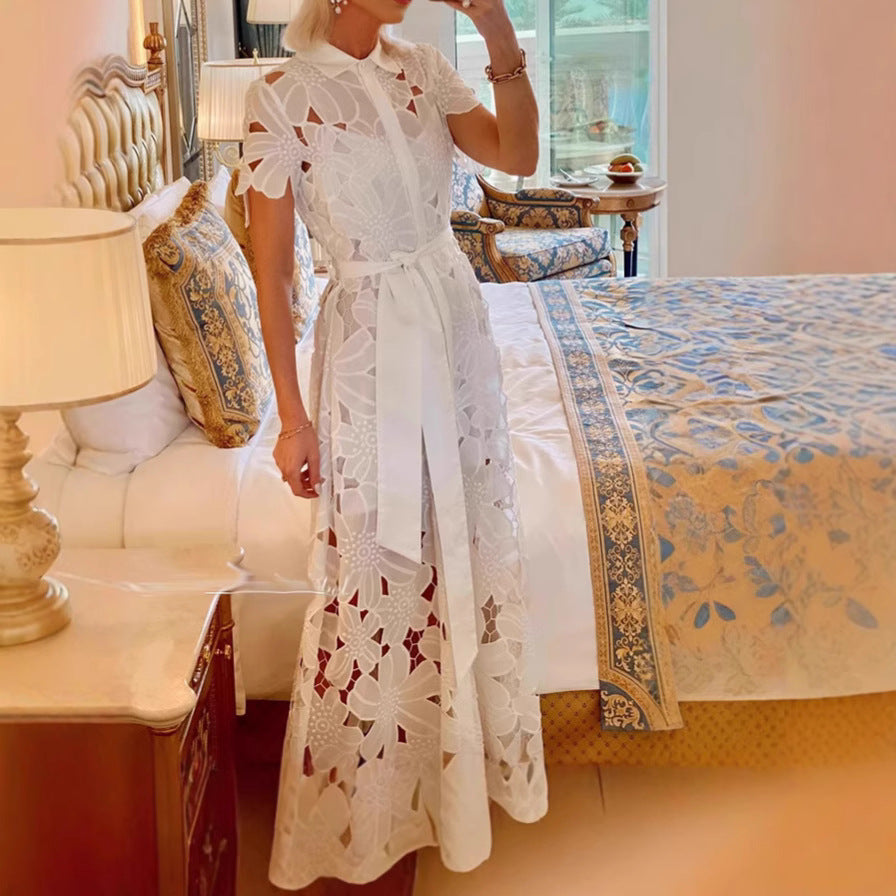 Damen nan langes Spitzenkleid mit Hemdblusenkragen, floraler ausgeschnittener Spitze und Bindegürtel R&B