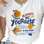 Damen Crop-T-Shirt mit inspirierendem Schriftzug und fröhlichem Obstmotiv R&B