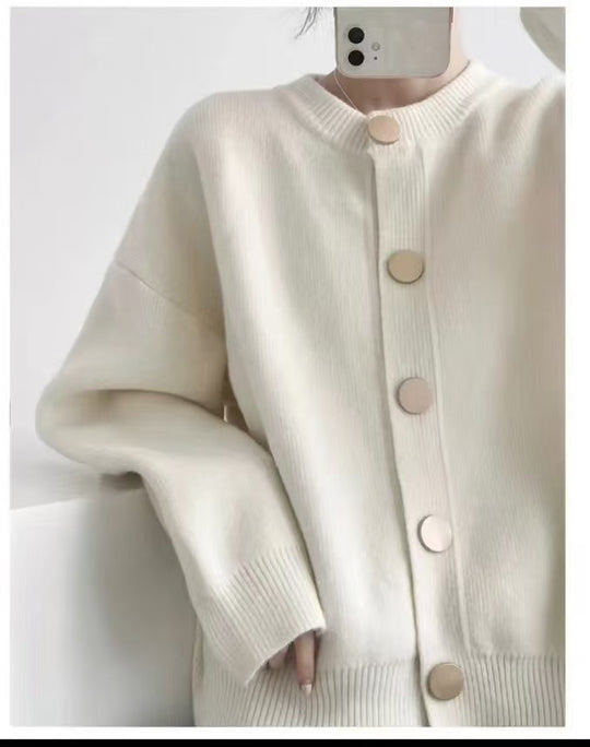 Damen Kuschelige Strickjacke mit großen Knöpfen und elegantem Design R&B