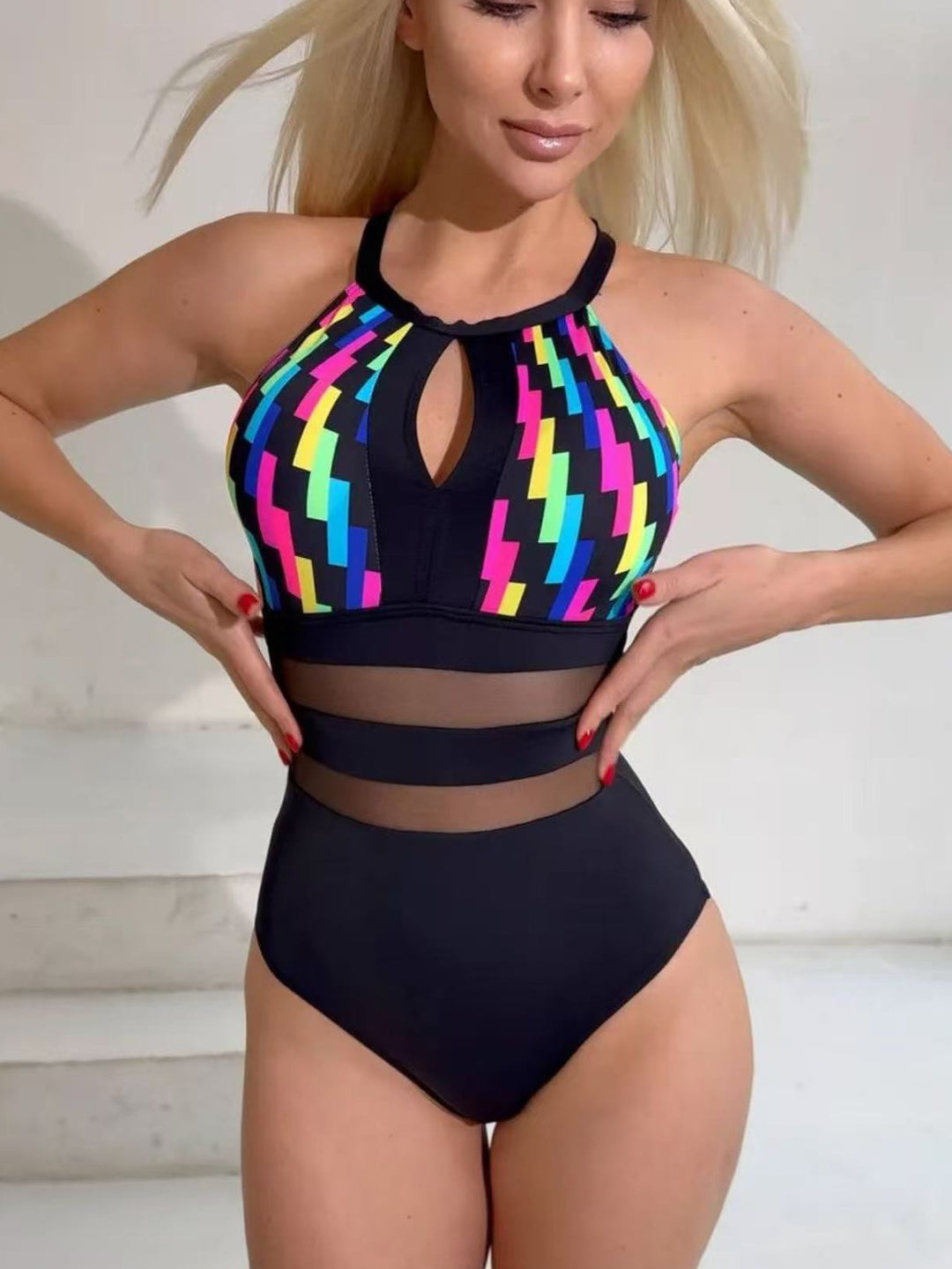 Damen Sportlicher Badeanzug mit modischen Netz-Einsätzen R&B