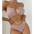 Damen Bandeau-Bikini mit raffinierten Schnürdetails